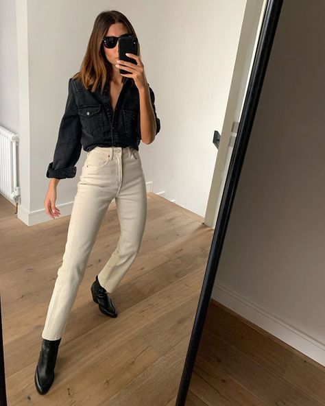 We're Obsessed With Beige Jeans Thanks to This Instagram Look Outfit Jeans Beige, Cream Jeans Outfit, Beige Jeans Outfit, Outfits Beige, Beige Hose, Minimalist Moda, Jean Beige, Off White Jeans, Cream Jeans