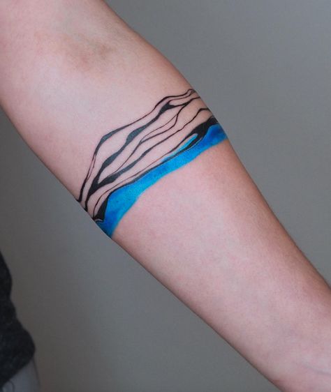 Blue Bracelet Tattoo, Water Band Tattoo, Line Tattoo Arm, Leg Band Tattoos, Watercolor Tattoo Ideas, Unique Wrist Tattoos, African Tattoo, Wrap Tattoo, Animal Tattoo Ideas