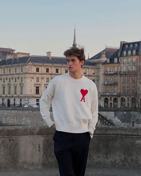 White Sweater Men Outfits, Ami Paris Outfit Men, Ami Paris Outfit, Frat Boy Outfit, Ami Sweater, 90s Men Fashion, Polo Shirt Outfit Men, Sweater Outfits Men, Outfits Men Streetwear