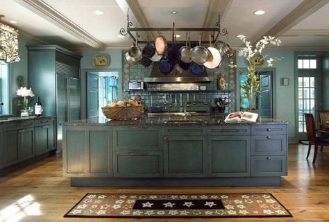 Kitchens Rustic, Baltic Brown Granite, Brown Granite Countertops, Stained Kitchen Cabinets, Country Designs, Outdoor Kitchen Countertops, Turquoise Kitchen, Rustic Country Kitchens, Brown Granite