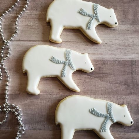 Gingerbread Bear Cookies, Polar Bear Sugar Cookies, Bear Sugar Cookies, Polar Bear Cookies, Polar Bear Birthday, Polar Bear Party, Polar Bear Baby Shower, Winter Baby Shower Themes, Holiday Sugar Cookies