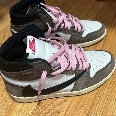 Jordan 1s Travis Scott, Travis Scott 1s Outfit, Jordan1 Travis Scott, Tenis Travis Scott, Jordans Travis Scott, Travis Scott Jordan 1 High, Nike Jordan Travis Scott, Travis Shoes, Travis Scott Jordans