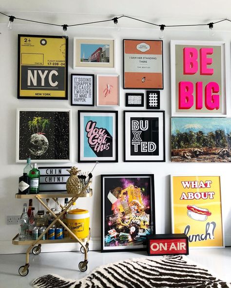 Print Club London on Instagram: “@nest_twenty_eight has recently updated her incredible gallery with one of our Blisters: Season Seven prints by Oli Fowler, inspired by TV…” Retro Gallery Wall Ideas, Casa Rock, Deco Cinema, Gallery Decor, Photo Deco, Gallery Wall Inspiration, Gallery Wall Living Room, Bar Cart Decor, Gallery Wall Prints