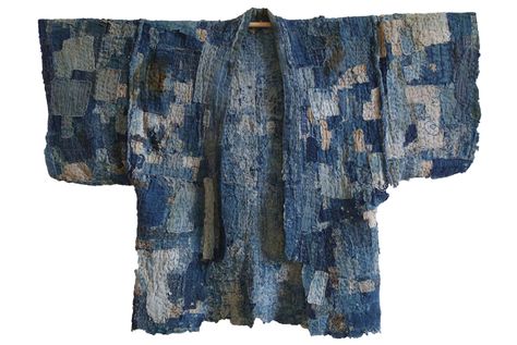 We dive into the history of the Japanese patchwork style Boro, that's commonly seen on brands like Kapital and Koromo. Embroidery Japanese, Boro Stitching, Zero Waste Fashion, Japanese Patchwork, Japanese Love, Sashiko Embroidery, Visible Mending, Techniques Couture, Japanese Embroidery