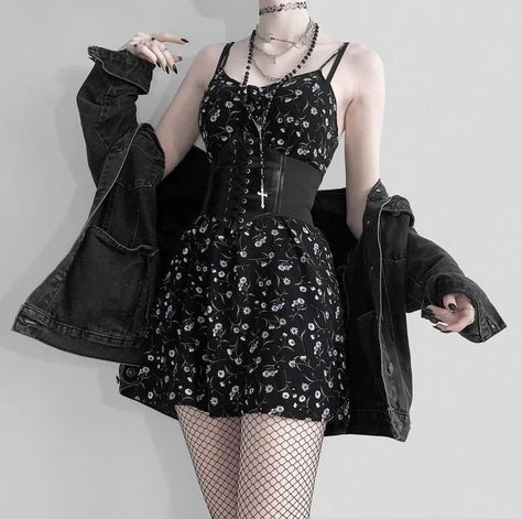 Ruin Aesthetic, Summer Goth Outfits, Landon King, Legacy Of Gods Rina Kent, Summer Grunge Outfits, God Of Ruin, Legacy Of Gods, Rina Kent, Alt Outfits