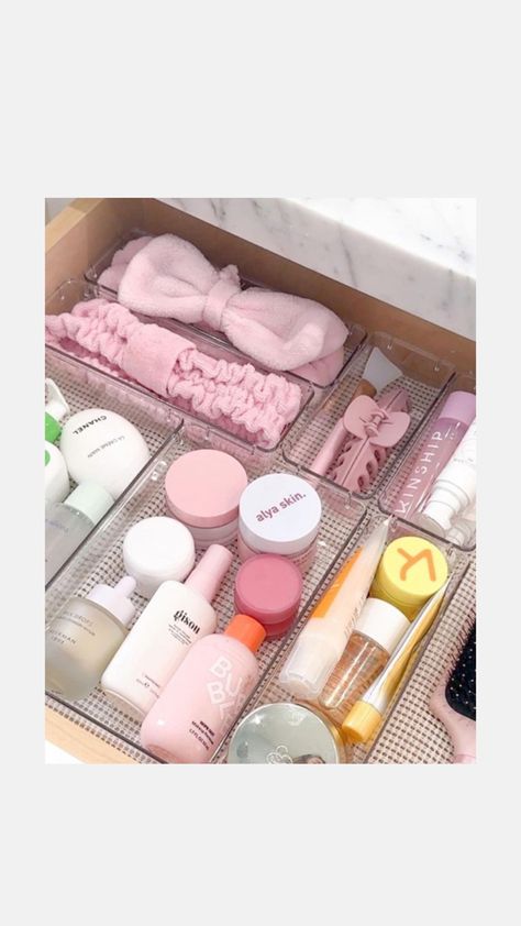 Drawer Organization, Makeup Drawer, Pink Lifestyle, Shower Skin Care, Skincare Organization, Pretty Skin Care, Pink Girly Things, روتين العناية بالبشرة, Makeup Essentials