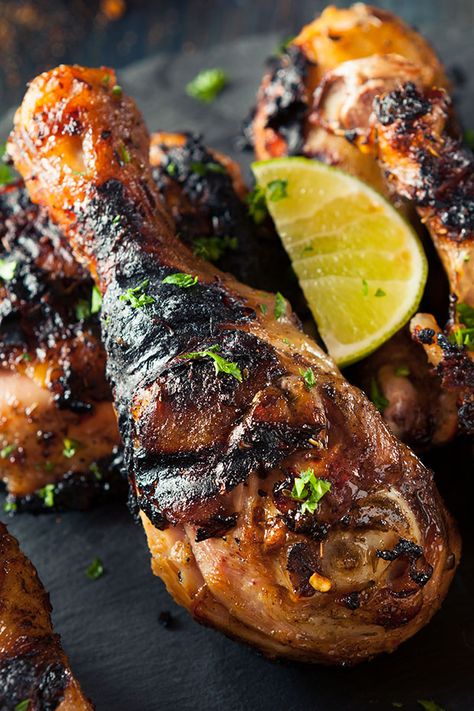 10 Best Jamaican Food You Must Try In Jamaica Jerk Chicken Recipe, Chicken Shawarma Recipe, Jamaican Jerk Chicken, Caribbean Jerk Chicken, Shawarma Recipe, Ground Chicken Recipes, Garlic Chicken Recipes, Caribbean Cuisine, Jamaican Jerk