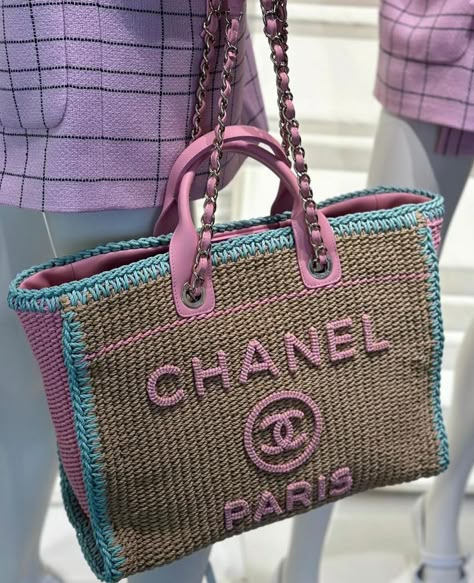 Chanel Beach Bag, Bags 2014, Ootd Women, Luxury Bags Collection, Pet Bag, Fun Crochet Projects, Crochet Tote, Pretty Bags, Chanel Paris