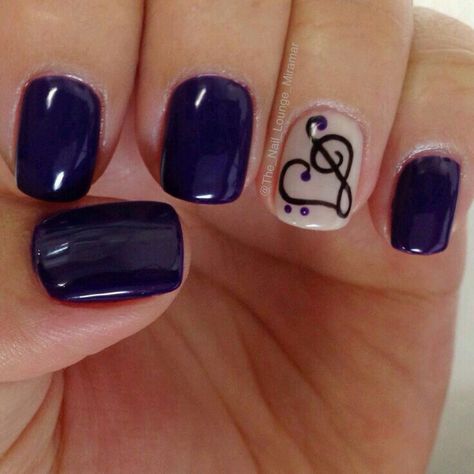 Really cute music nail art. Could probably use a sharpie if you don't have a small enough nail art pen/needle Music Nails Acrylic, Music Nail Designs, Music Note Nail Designs, Unusual Nails, Music Note Nails, Music Nail Art, Gel Manicure Designs, Music Nails, Music Makeup