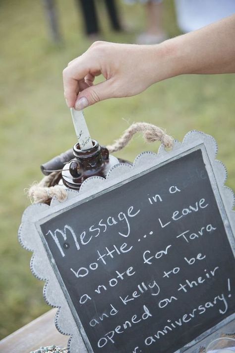 19 Straight-Up Awesome Wedding Ideas You'll Wish You Thought Of First | HuffPost Australia Pallet Wedding, Romantic Wedding Ceremony, Future Wedding Plans, Lesbian Wedding, Cute Wedding Ideas, Wedding Preparation, Wedding Games, Rustic Country Wedding, Wedding Ceremony Decorations