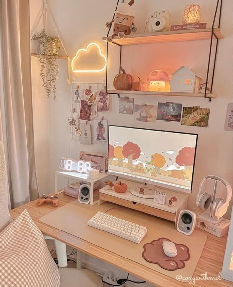 Ideas To Decorate Study Table, Desk Computer Aesthetic, Aesthetic Gaming Desk Setup, Bedroom Desk Setup, Study Desk Ideas, Cosy Office, Study Desk Decor, Easy Room Decor, Room Redesign