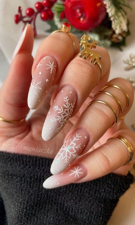 Christmas Nails 2023 Snowflakes, Mat Christmas Nails, Xmas Nail Designs 2023, Medium Almond Christmas Nails, Christmas Nails Snowflake Glitter, Good Christmas Nails, Red Nails Design Christmas, December Nails Christmas 2023, Christmas Nail Designs Stiletto