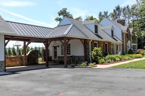 Walkway Between House And Garage, Houses With Breezeway To Garage, Carport Addition, Detached Garage Designs, Building A Carport, Victorian Exterior, Porch Storage, Walkway Design, Covered Walkway