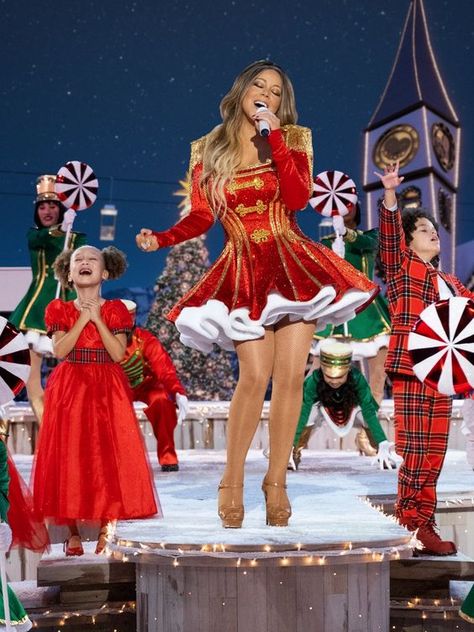 Christmas Concert Outfit, Christmas Performance, Mariah Carey Christmas, Maria Carey, Jermaine Dupri, Never Let Go, White Ball Gowns, Misty Copeland, Christmas Concert