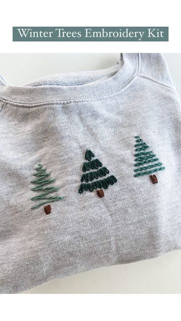 Embroider Pillowcase Diy, Christmas Shirt Embroidery Designs, Embroidery Christmas Sweatshirt, Embroider T Shirt, Embroidery On Sweatshirts Diy, Diy Sweater Embroidery, Embroidery Sweatshirt Diy, Embroidery Ideas Clothes, Sweatshirt Embroidery Diy