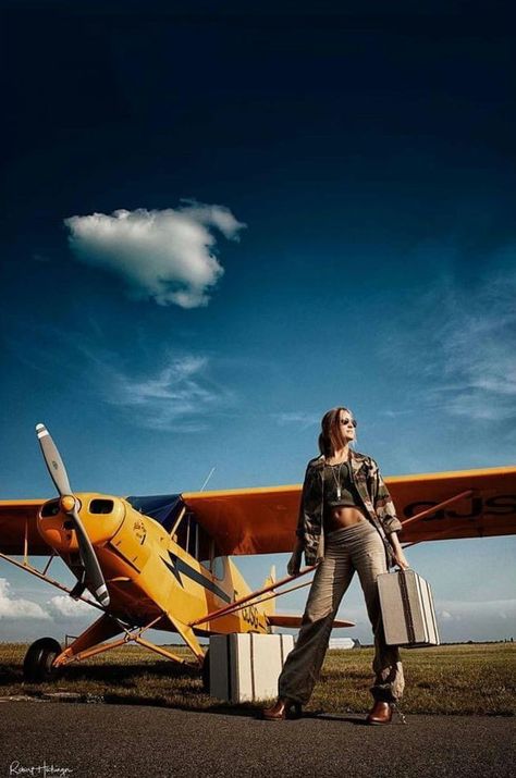 Stol Aircraft, Angry Bull, Airplane Style, Pinup Photoshoot, Small Airplanes, Plane Photos, Vintage Foto, Sci Fi Girl, Plane And Pilot