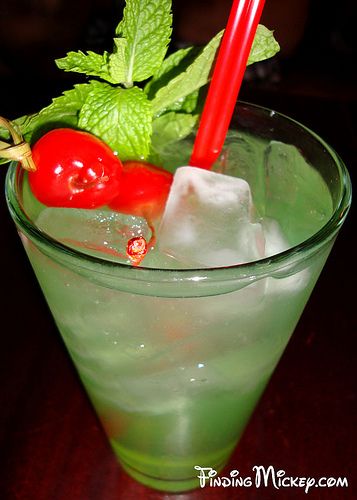 Disneyland Mint Julep | Flickr - Photo Sharing! Mint Julep Recipe Disneyland, New Orleans Square Disneyland, Disney Test, Mint Julep Bar, Julep Recipe, Mint Julep Recipe, Kid Friendly Drinks, Mint Juleps, Food Park