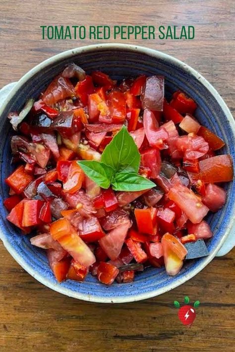 Tomato Red Pepper Salad In 15 Minutes | Recipe Idea Shop Red Pepper Salad Recipes, Tomato Pepper Salad, Red Pepper Salad, Pepper Salad, 2024 Recipes, 15 Minute Meals, Healthy Comfort Food, Tomato Salad, Grape Tomatoes