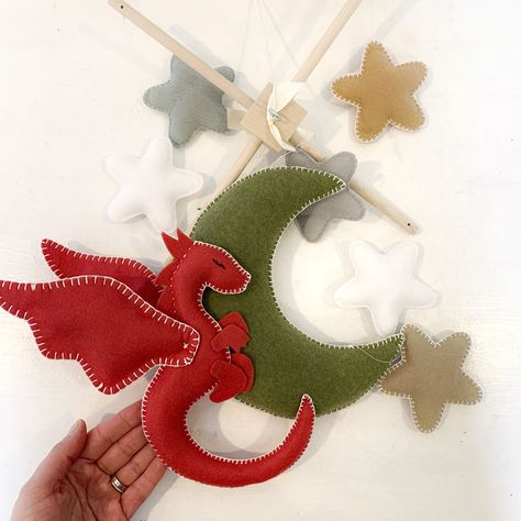 Felt Dragon Pattern Free, Nursery Fairytale, Dragon Moon, Felt Dragon, Dragon Nursery, Fairytale Decor, Fairytale Nursery, Nursery Room Design, Mobile Baby