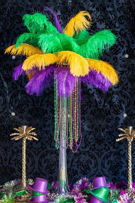 Mardi Gras Party Ideas, Mardi Gras Party Decorations, Ostrich Feather Centerpieces, Mardi Gras Centerpieces, Mardi Gras Food, Feather Centerpieces, Graduation Party Themes, Mardi Gras Carnival, Mardi Gras Decorations