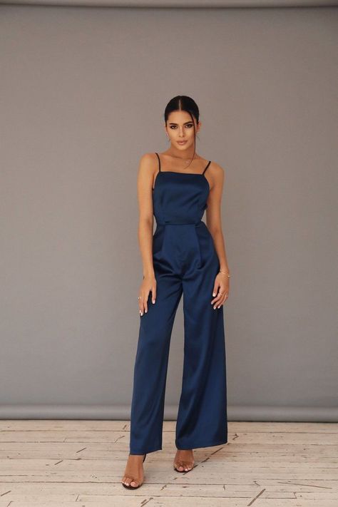 Prom Jumpsuit Classy, Dressy Jumpsuit Outfit, Jumpsuit Outfit Wedding, Jumpsuit Prom, Prom Jumpsuit, Overalls Outfits, Jumpsuit For Wedding Guest, Grad Outfits, Formal Top