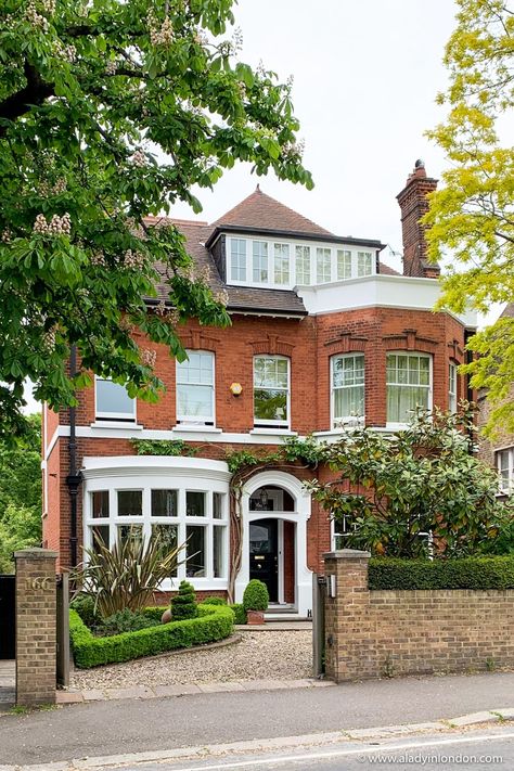 London Home Aesthetic Exterior, Manchester House Exterior, Scottish House Exterior, London Detached House Exterior, London Houses Exterior, English Suburban House, British Houses Aesthetic, British Exterior Houses, House Exterior British