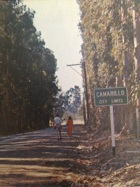 Part of old Highway 101 in Camarillo, CA many years ago. These teenagers look like they're walking home from Camarillo High School. My guess it was in the early 1960s. The girl is wearing a dress. Girls weren't allowed to wear pants/jeans until the 1970s. California Dreaming Aesthetic 60s, California In The 70s, California 1960s, California 1970s, 60s California, 70s California, Ventura County California, Magnolia Texas, Camarillo California