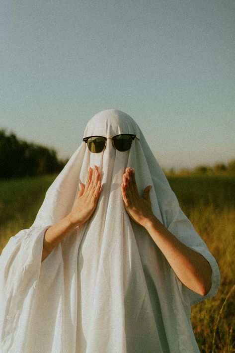 Spooky Season Photoshoot: An Evening Stroll with a Ghost in Los Angeles — Josh Mac Wedding & Boudoir Photographer Cute Halloween Photoshoot, Sheet Ghost Photoshoot, Ghost Photoshoot Ideas, Mallory Aesthetic, Ghost Ideas, Ghost Sheet, Aussie Summer, Ghost Photo, Ghost Photoshoot