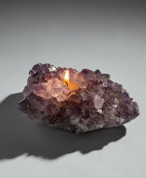 Amethyst Candle Holder, Crystal Alter, Candle Alter, Amethyst Candle, Spiritual Style, Diy Candles Homemade, Creative Candles, Calming Atmosphere, Tea Light Candle Holder