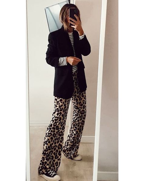 Leopard Print Pants Outfit, Printed Pants Outfits, Leopard Print Outfits, Looks Jeans, Animal Print Pants, Animal Print Outfits, Leopard Print Pants, November 2, Looks Street Style