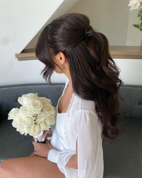 NATALIE ANNE BRIDAL HAIR on Instagram: "Half up vibes last weekend 🤩 Hair by @natalieannebridal Using @ghdhair_anz @natalieannehaircare & @jadorehairsupplies" Veil Hair Down Half Up, Half Up Hair For Bridesmaid, Bridal Hair Half Up Black Hair, Half Pulled Back Wedding Hair, Curtain Bangs Half Up Half Down Wedding, Winter Bridal Hair, Half Updo Bridal Hair, Half Up Blowout, Bridal Hair Up With Veil