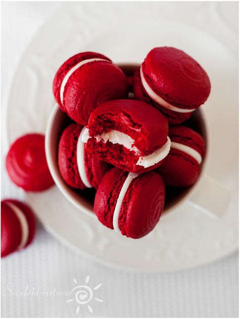 Red Velvet Macaroons, Red Velvet Macarons, Kue Macaroon, Cherry Bomb, Red Aesthetic, Macaroons, Riverdale, Aesthetic Food, Macarons