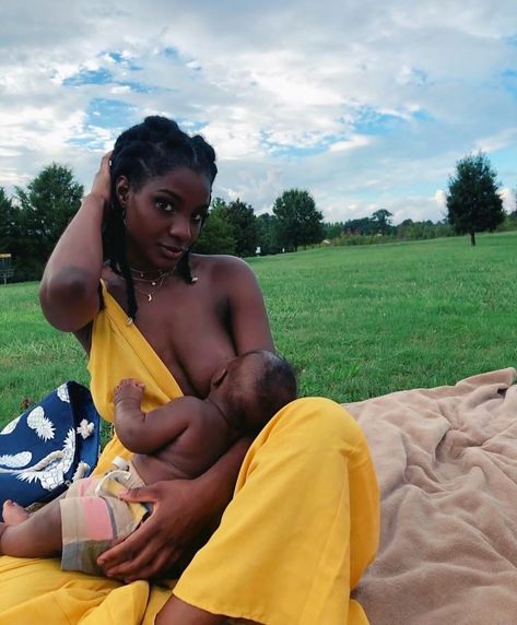 Black Motherhood, Black Femininity, Black Families, Dark Skin Women, African Beauty, Black Excellence, Black Women Art, Black Culture, African Women