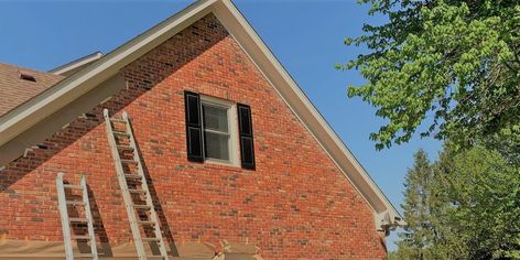 Picking Red Orange Brick House Trim Colors - Painters Serving Indianapolis Brick House Trim Colors, Orange Brick House Exterior, Brick House Trim, Orange Brick Houses, Brick House Exterior, Brick Homes, Types Of Bricks, Orange Brick, Brown Roof