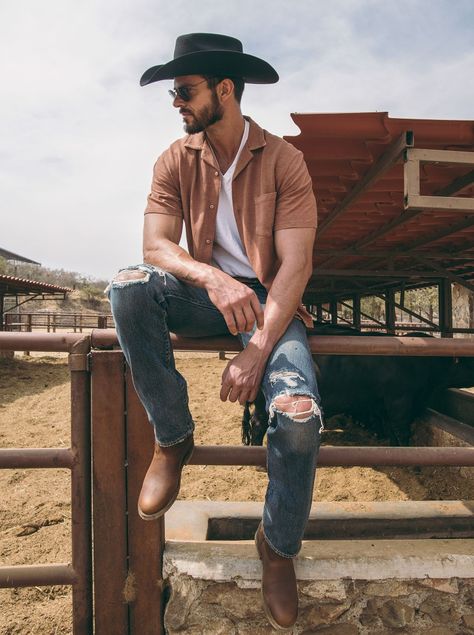 Men Rancho Outfit, Outfits With Cowboy Hats Men, Cowboy Theme Outfit Men, Calgary Stampede Outfits Men, Rodeo Men Outfit, Modern Western Outfit Men, Men’s Outfit Ideas With Cowboy Boots, Country Concert Men’s Outfits, Men Stagecoach Outfit