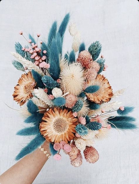 Diy Dried Flower Bouquet, Art Floral Japonais, Prom Bouquet, A Bouquet Of Flowers, Prom Flowers, Teal Wedding, Deco Floral, Local Florist, Western Wedding