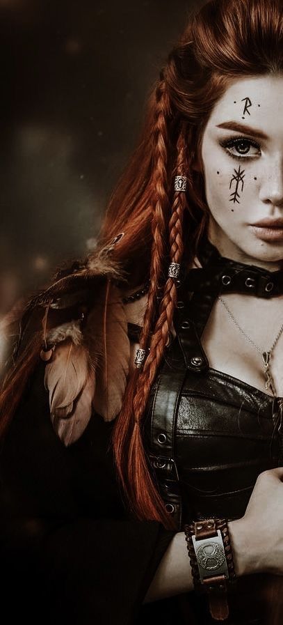 Red Headed Viking Woman, Warrior Women Costumes, Warrior Woman Photoshoot, Female Viking Photoshoot, Warrior Photoshoot Women, Redhead Viking Women, Viking Box Braids, Viking Women Aesthetic, Vikings Aesthetic Woman