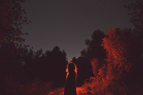 Phoebe Bridgers, Cinematic Photography, Red Aesthetic, Pics Art, Nara, Photography Inspo, Aesthetic Photo, Aesthetic Photography, Cinematography