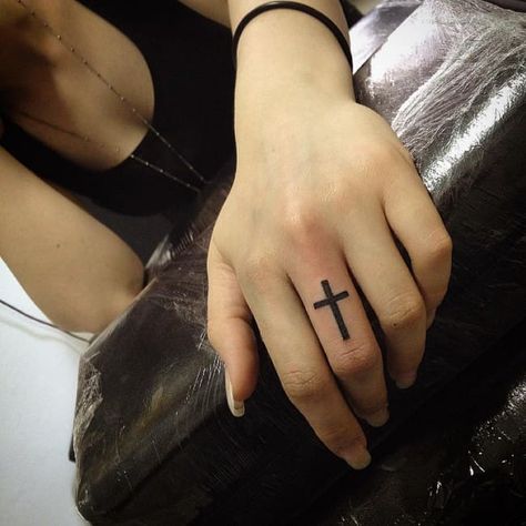 Cross Finger Tattoos For Women, Jesus Cross Tattoo Design, Finger Cross Tattoo, Small Cross Tattoos For Women, Finger Tattoo Meaning, Cross Finger Tattoo, 2004 Tattoo Ideas, Middle Finger Tattoo, Cross Finger Tattoos