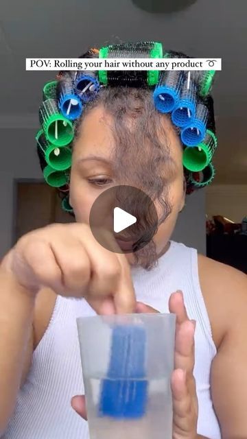 VoiceOfHair ®️ on Instagram: "The bounciest curls ever 🔥⁣🙌🏾⁣ ⁣⁣ Gorgeous roller set by @afrolecia 😍 She dipped her hard, plastic rollers in water and then rolled her hair➰ She tried this technique without using any setting lotion or foam and the curls came out perfect 👏🏾 This is such a great style to limit heat on your natural hair this summer ❤️⁣⁣ ⁣⁣ Would you rock it? ✨⁣#voiceofhair ⁣⁣ ⁣⁣ #rollerset  #permrods  #rollerset #heatlesscurls #flexirods #naturalhairstyles #naturalhairideas #hairhacks #summerhairstyles #flexirodset #hairtutorial" Roller Set Placement, Rollers In Curly Hair, Wet Set Rollers, Roller Set On Natural Hair Black Women, Rollers In Hair Black Women, Rodset Curls On Short Natural Hair, Roll Set Natural Hair, Dominican Roller Set Natural Hair, Curl Rollers Natural Hair