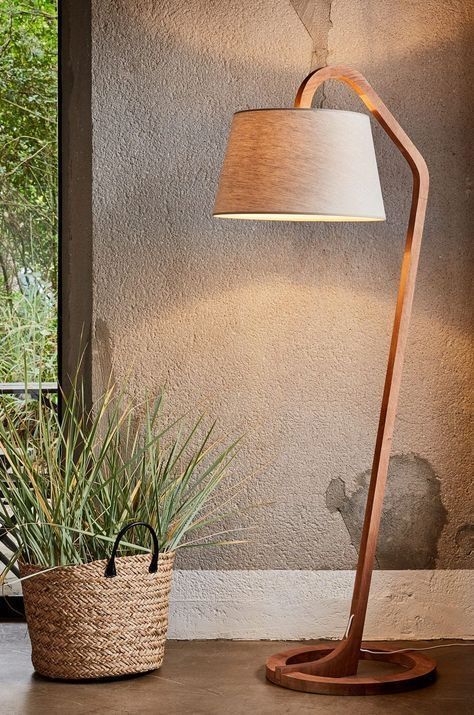 Plug In Chandelier Office, Standing Lamps Living Room, Floor Lamp Office, Wood Floor Lamps, Floor Lamp Ideas, Floor Lamp Wood, Living Room Floor Lamp, Floor Lamp Living Room, Diy Floor Lamp