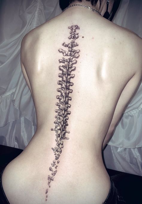 Anatomy Spine Tattoo, Skeletal Back Tattoo, Spine Tattoos For Women Edgy, Metal Spine Tattoo, Spine Tattoos Grunge, Back Tattoo Bones, Human Spine Tattoo, Spine On Spine Tattoo, Spinal Bone Tattoo