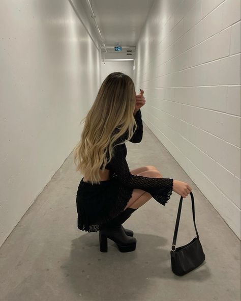 Black Outfit Blonde Hair, Erika Fane Corrupt, Devils Night Series, Erika Fane, Devils Night, Vlasové Trendy, Rich Girl Aesthetic, Insta Photo Ideas, Pretty Hairstyles