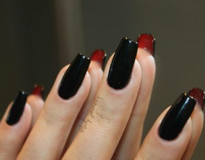 Black Acrylic Nails With Red Bottoms, Dark Red Nails With Black French Tips, Red Nails With Black Underneath, Red Bottom Nails Short, Black Nails Red Underneath, Black Nails With Red Underneath, Black Nails Red Bottoms, Black Nails With Red Bottoms, Nails Red Bottoms