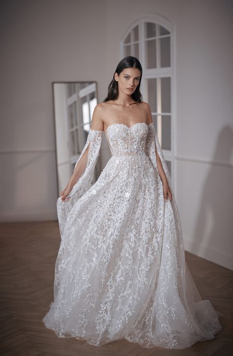 Lee Grebenau, Lee Petra Grebenau, Sparkle Gown, Cape Wedding Dress, Fairy Tale Wedding Dress, Wedding Dresses Corset, Princess Wedding Dress, Classic Wedding Dress, Luxury Wedding Dress