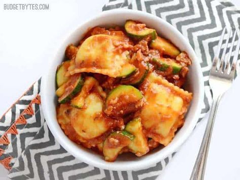 Adding a healthy dose of vegetables to these grocery store staples makes this Zucchini Sausage Ravioli a quick, delicious, and healthy weeknight meal. Zucchini Sausage, Sausage Ravioli, Budget Friendly Dinner Recipes, Ravioli Filling, Homemade Ravioli, Budget Bytes, Ravioli Recipe, Healthy Weeknight Meals, Easy Zucchini