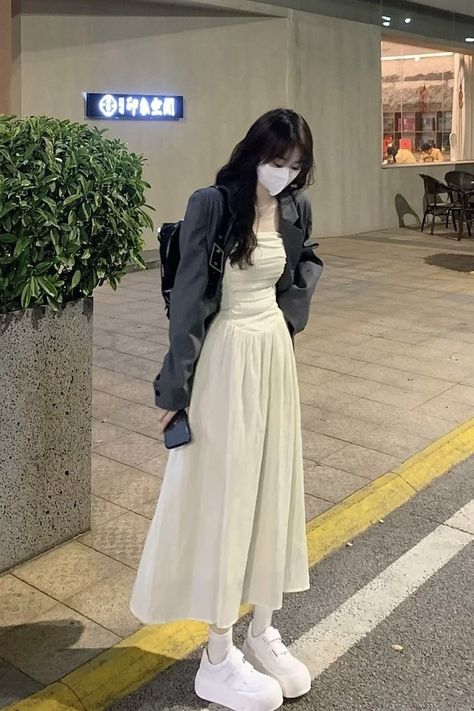 Rok Outfit, Korean Summer Outfits, Outfit Korean Style, Korean Outfit Street Styles, Korean Fashion Dress, Elegante Casual, Easy Trendy Outfits, Modest Fashion Outfits, Kpop Fashion Outfits