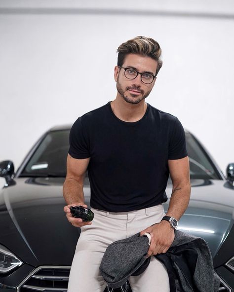 ALEX COSTA on Instagram: “Hump day isn’t that bad when you smell like a boss. Crush your goals this week and turn heads while you do it with…” Alex Costa Hairstyle, Alex Costa, Mens Summer Outfits, Cool Outfits For Men, Smart Casual Outfit, Business Casual Men, Hump Day, Like A Boss, Basic Outfits