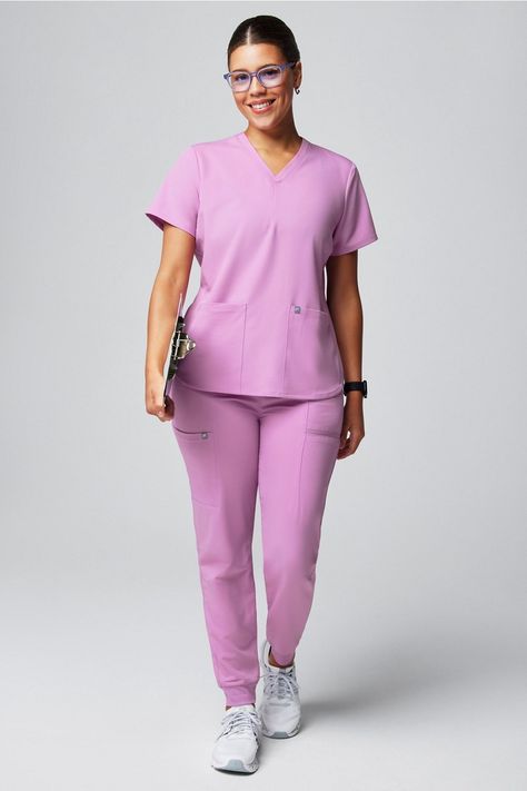 Method 2-Pocket Top + High-Rise On-Call Jogger Fabletics female Activewear >> Scrubs >> Kits >> Product Feed regular Scrubs Cute Outfit, Scrub Sets For Women, Nursing Scrubs Outfits, Scrubs Uniform Cute, Scrubs Aesthetic, Nurse Fashion Scrubs, Nurse Bae, Nurse Outfit Scrubs, Female Activewear