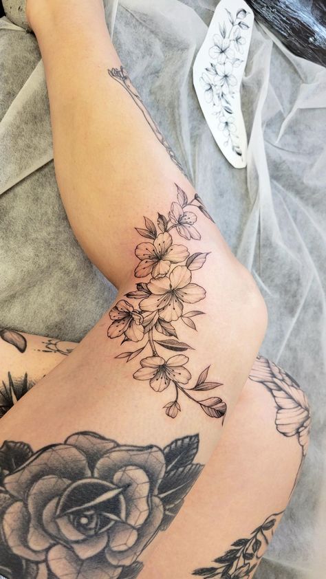 Side Of Knee Tattoo, Watermelon Tattoo, Realistic Flower Tattoo, Upper Back Tattoos, Scar Tattoo, Tattoos For Women Flowers, Vine Tattoos, R Tattoo, Knee Tattoo